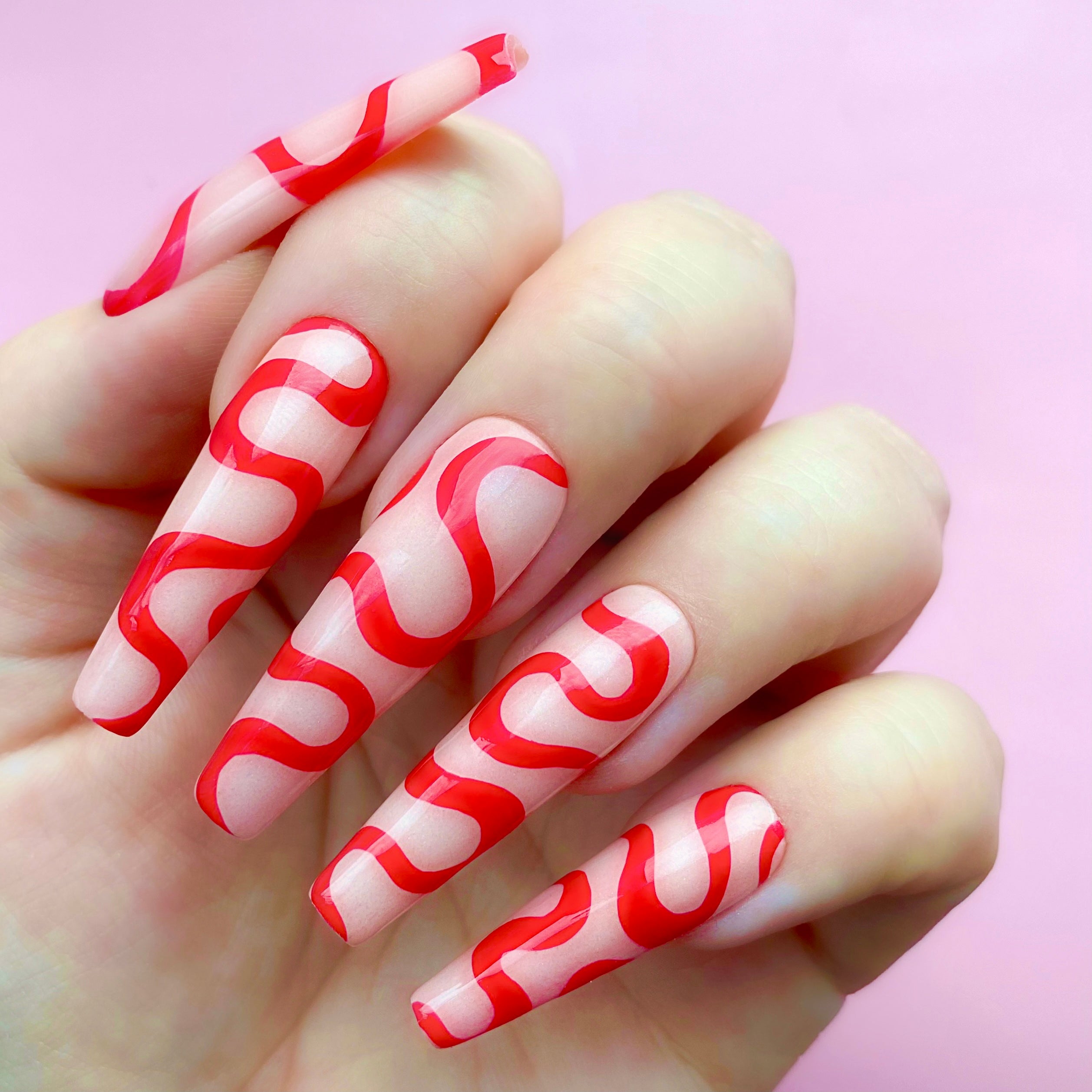 Can’t Let Gogh gel art applied as squiggly lines on nails